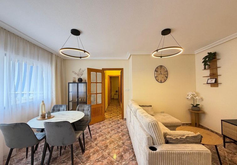Wiederverkauf - Wohnung - Torrevieja - Centro