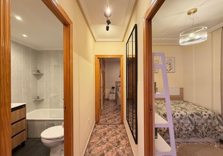 Wiederverkauf - Wohnung - Torrevieja - Centro