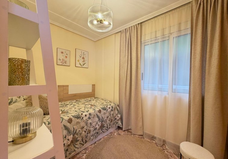 Wiederverkauf - Wohnung - Torrevieja - Centro