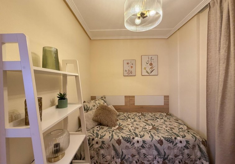 Wiederverkauf - Wohnung - Torrevieja - Centro