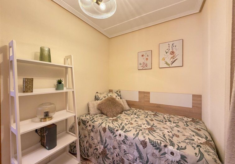 Wiederverkauf - Wohnung - Torrevieja - Centro