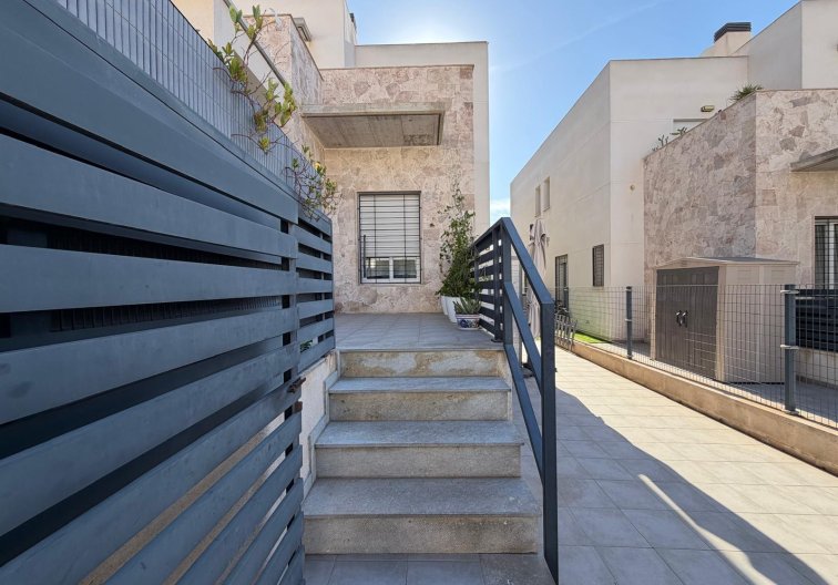 Resale - town house - Torrevieja - Aguas Nuevas