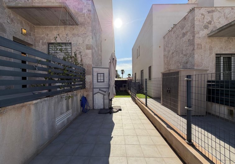 Resale - town house - Torrevieja - Aguas Nuevas