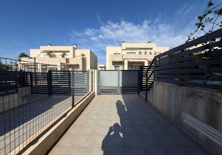 Resale - town house - Torrevieja - Aguas Nuevas