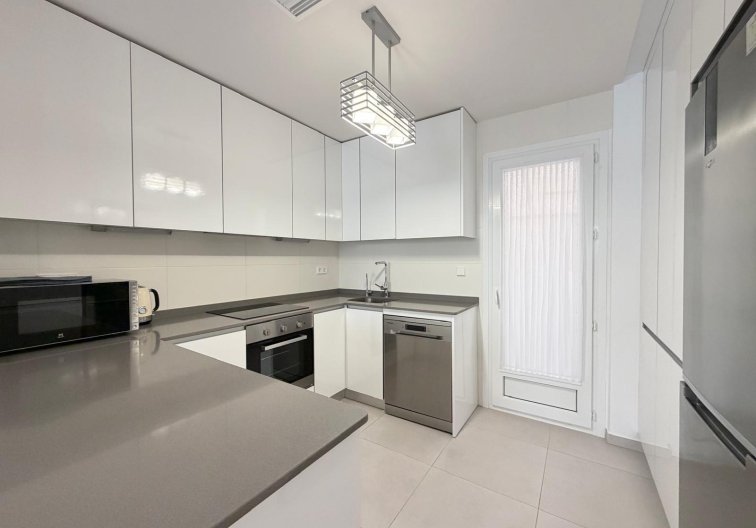 Resale - town house - Torrevieja - Aguas Nuevas