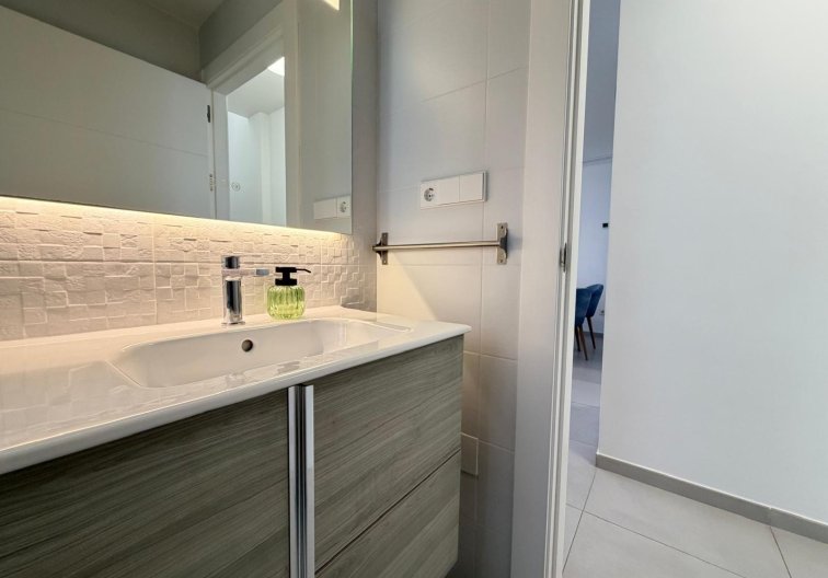 Resale - town house - Torrevieja - Aguas Nuevas