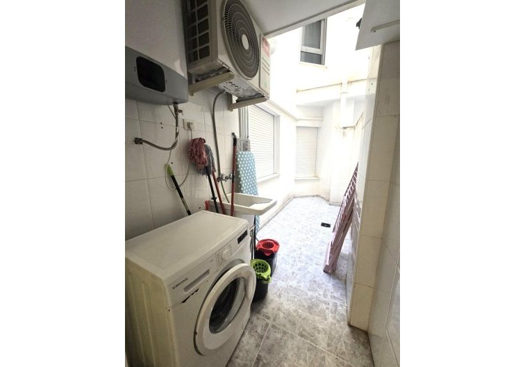 Segunda mano - Apartamento  - Torrevieja - Las Piscinas Naturales