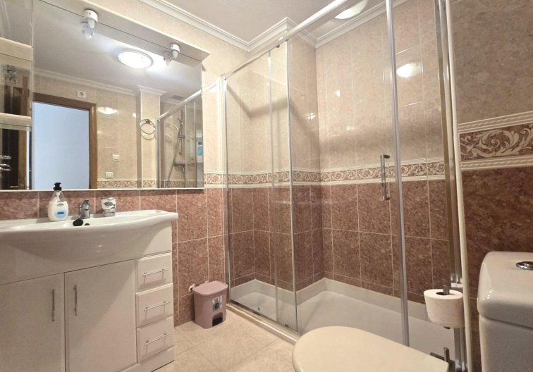 Segunda mano - Apartamento  - Torrevieja - Las Piscinas Naturales