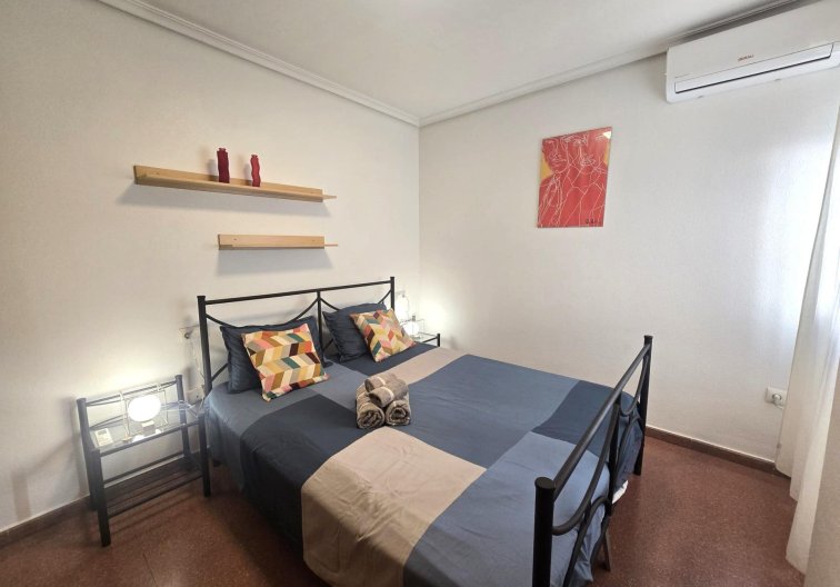 Segunda mano - Apartamento  - Torrevieja - Las Piscinas Naturales