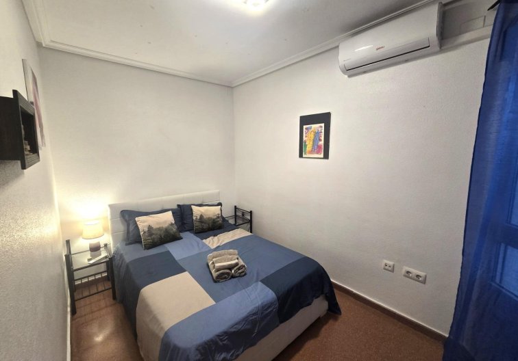 Segunda mano - Apartamento  - Torrevieja - Las Piscinas Naturales