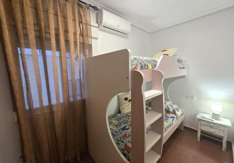 Segunda mano - Apartamento  - Torrevieja - Las Piscinas Naturales