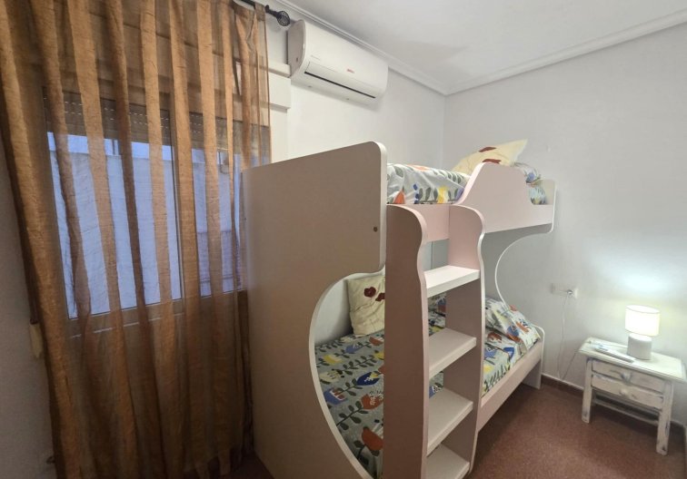 Segunda mano - Apartamento  - Torrevieja - Las Piscinas Naturales