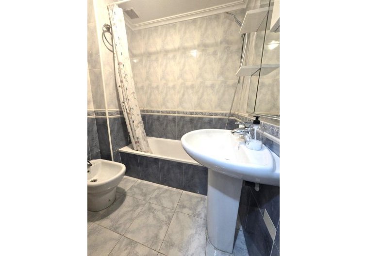 Segunda mano - Apartamento  - Torrevieja - Las Piscinas Naturales