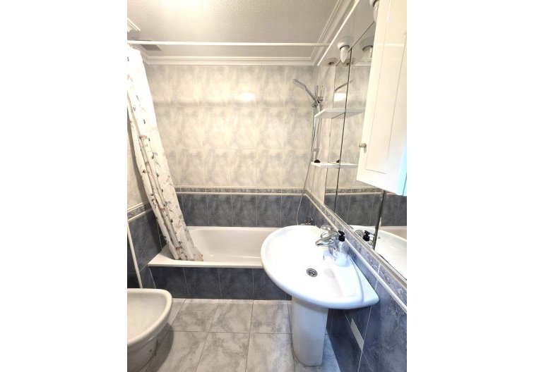 Segunda mano - Apartamento  - Torrevieja - Las Piscinas Naturales