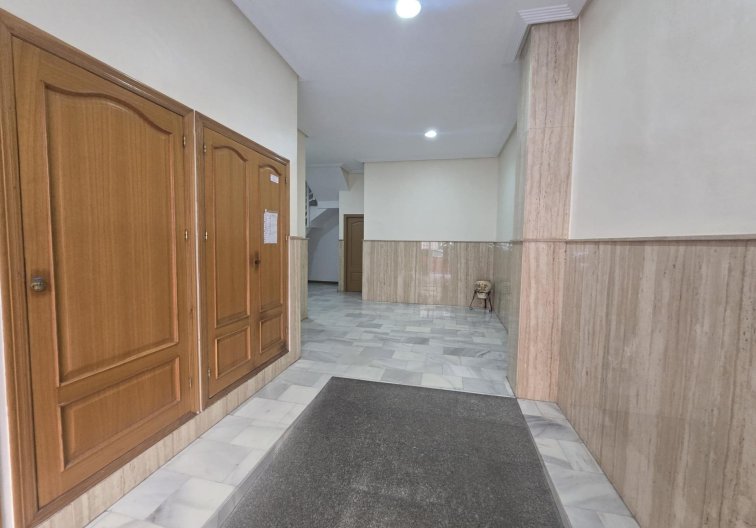 Segunda mano - Apartamento  - Torrevieja - Las Piscinas Naturales