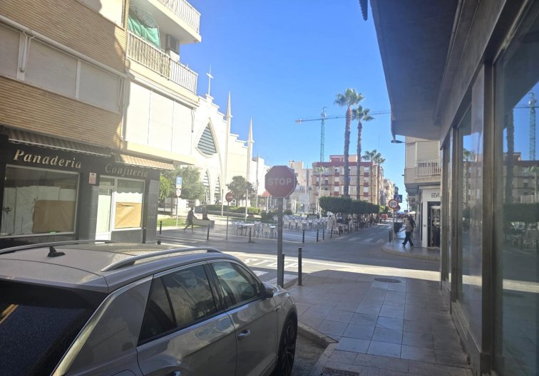 Segunda mano - Apartamento  - Torrevieja - Las Piscinas Naturales