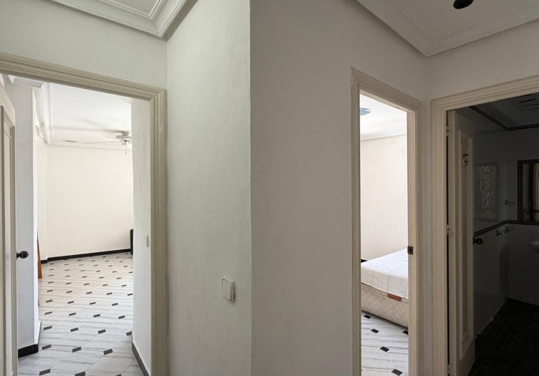 Segunda mano - Apartamento  - Torrevieja - Centro