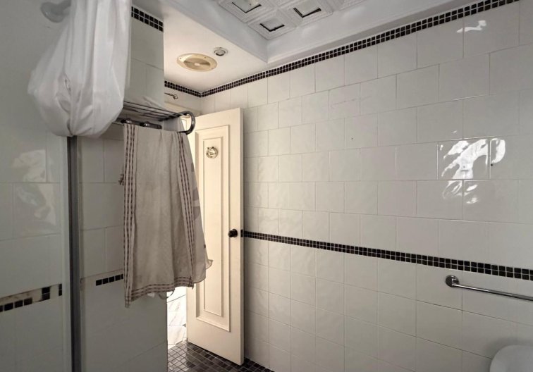 Segunda mano - Apartamento  - Torrevieja - Centro