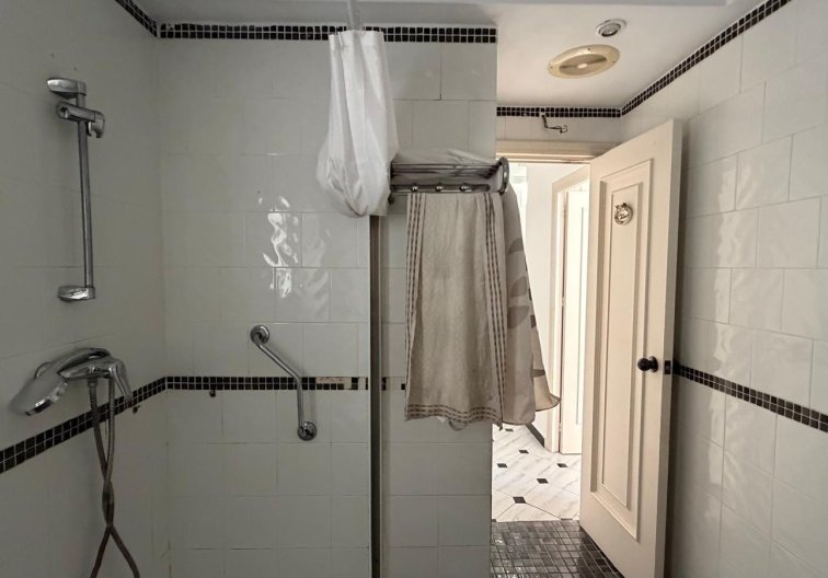 Segunda mano - Apartamento  - Torrevieja - Centro