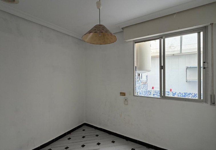 Segunda mano - Apartamento  - Torrevieja - Centro
