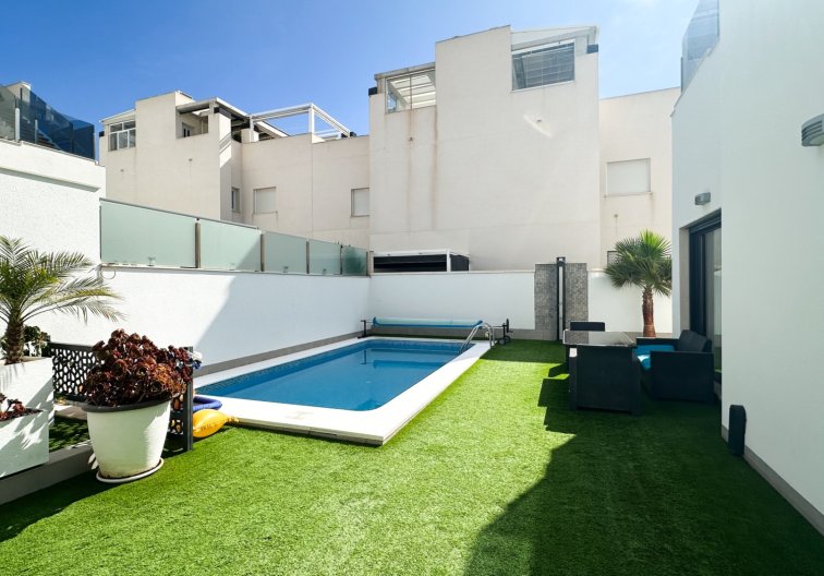 Segunda mano - villa - Torrevieja - Costa Blanca