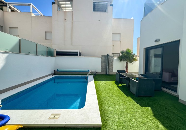 Segunda mano - villa - Torrevieja - Costa Blanca
