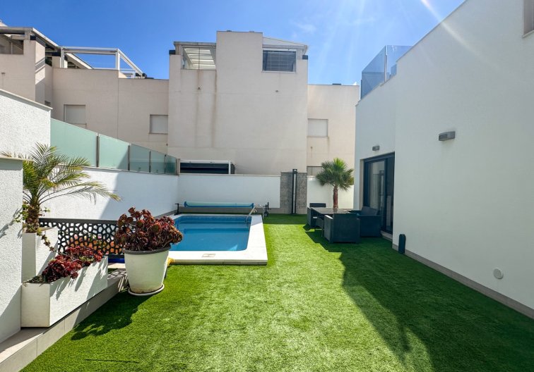 Segunda mano - villa - Torrevieja - Costa Blanca