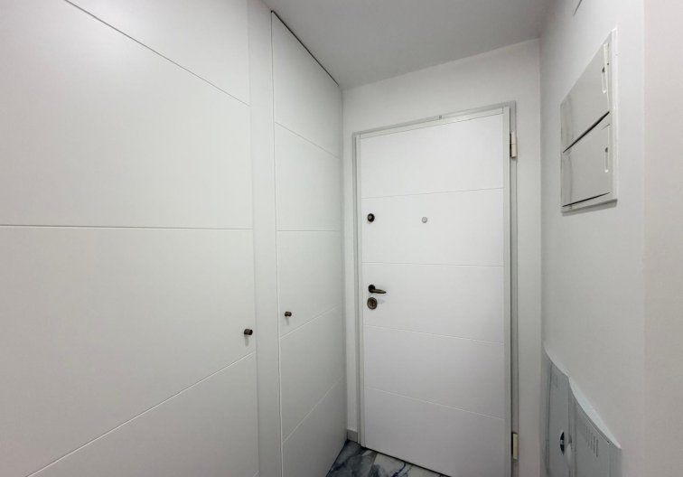 Segunda mano - Apartamento  - Torrevieja - Estacion De Autobuses