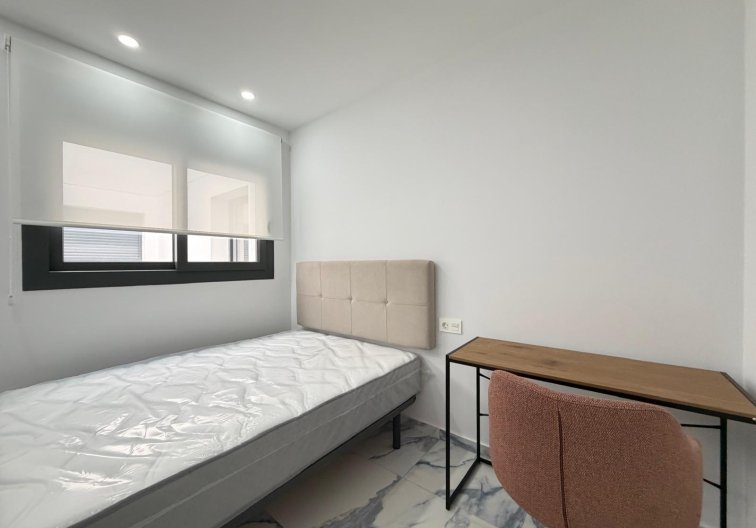 Segunda mano - Apartamento  - Torrevieja - Estacion De Autobuses