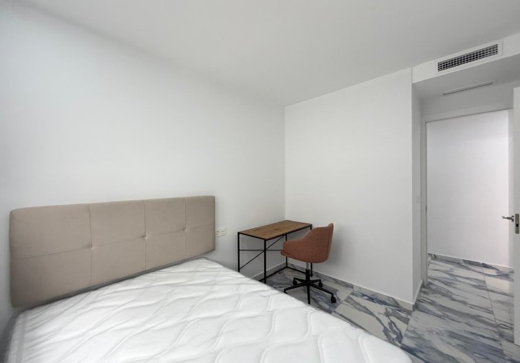 Segunda mano - Apartamento  - Torrevieja - Estacion De Autobuses