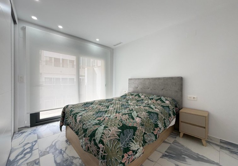 Segunda mano - Apartamento  - Torrevieja - Estacion De Autobuses