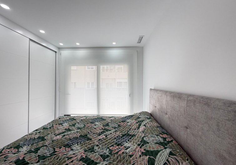 Segunda mano - Apartamento  - Torrevieja - Estacion De Autobuses