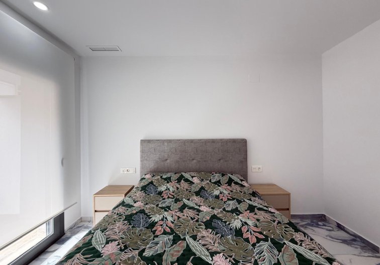 Segunda mano - Apartamento  - Torrevieja - Estacion De Autobuses