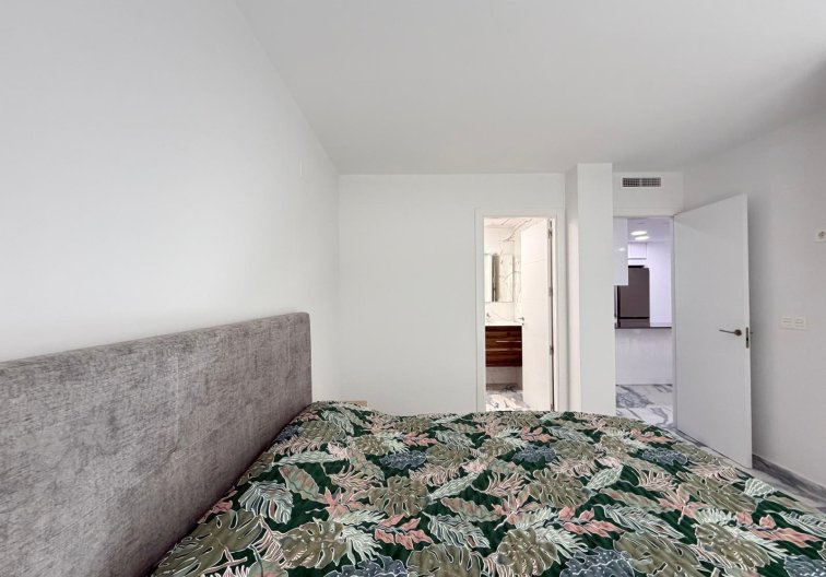 Segunda mano - Apartamento  - Torrevieja - Estacion De Autobuses
