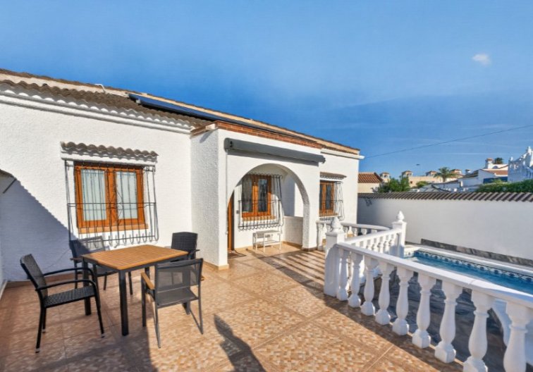 Segunda mano - villa - Torrevieja - Costa Blanca