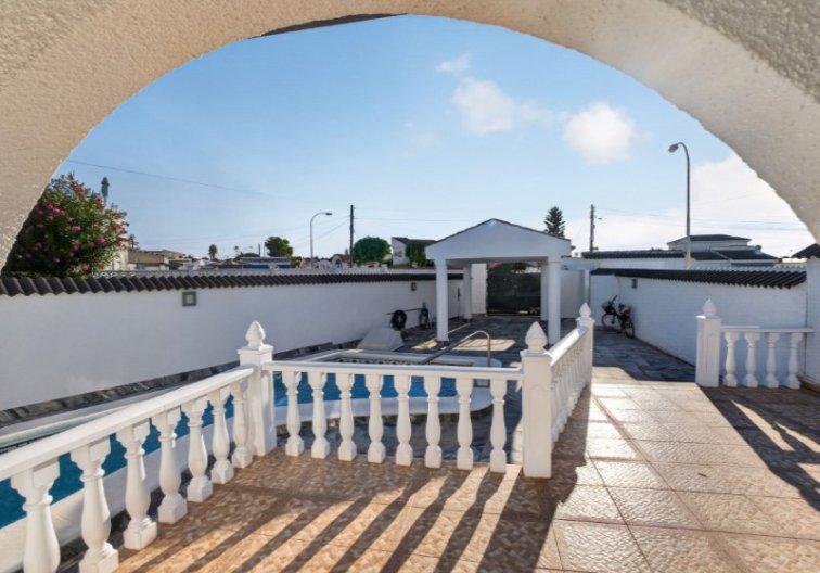 Segunda mano - villa - Torrevieja - Costa Blanca