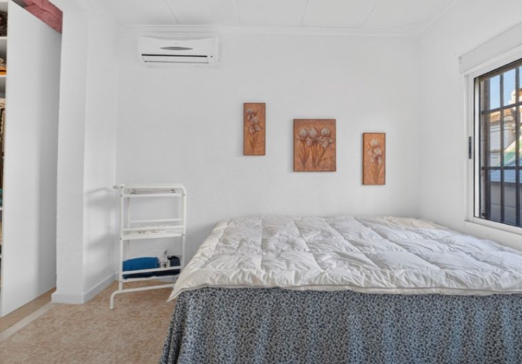 Segunda mano - villa - Torrevieja - Costa Blanca