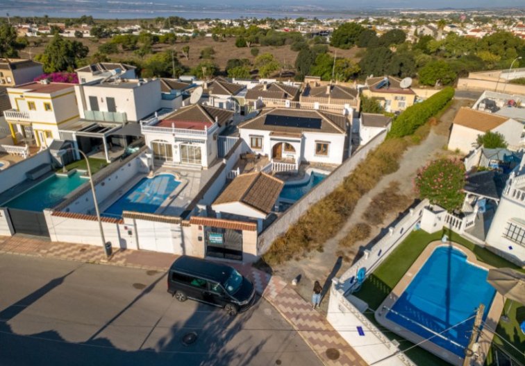 Segunda mano - villa - Torrevieja - Costa Blanca