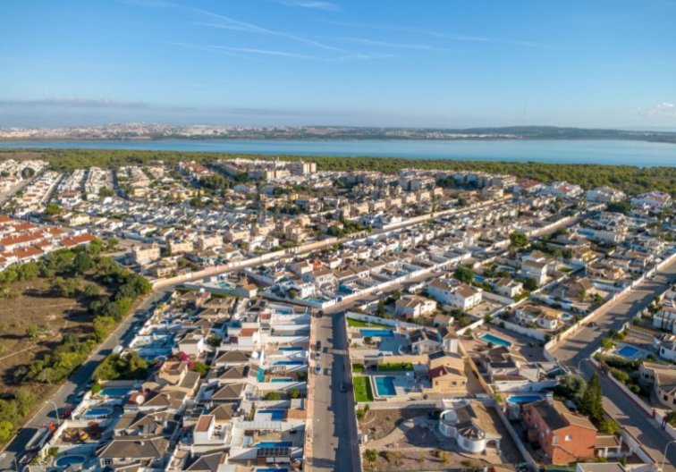 Segunda mano - villa - Torrevieja - Costa Blanca