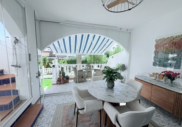 Segunda mano - villa - Villamartin - Costa Blanca
