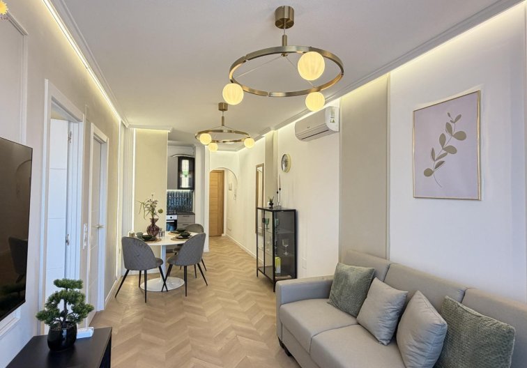 Segunda mano - Apartamento  - Torrevieja - Estacion De Autobuses