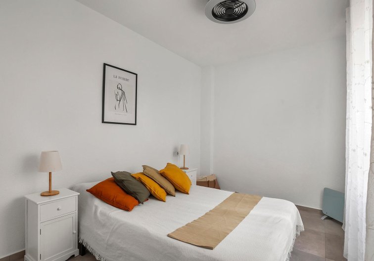 Segunda mano - Apartamento  - Torrevieja - Playa de los Locos