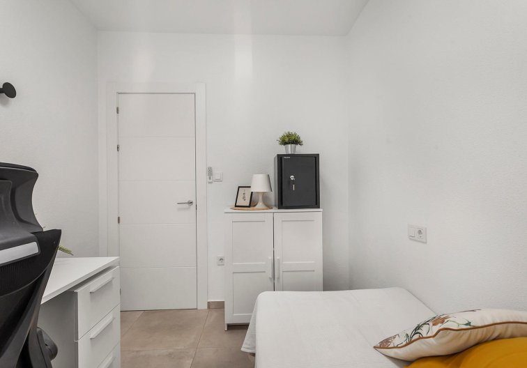 Segunda mano - Apartamento  - Torrevieja - Playa de los Locos