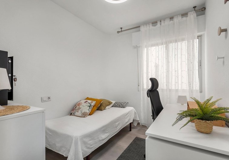Segunda mano - Apartamento  - Torrevieja - Playa de los Locos