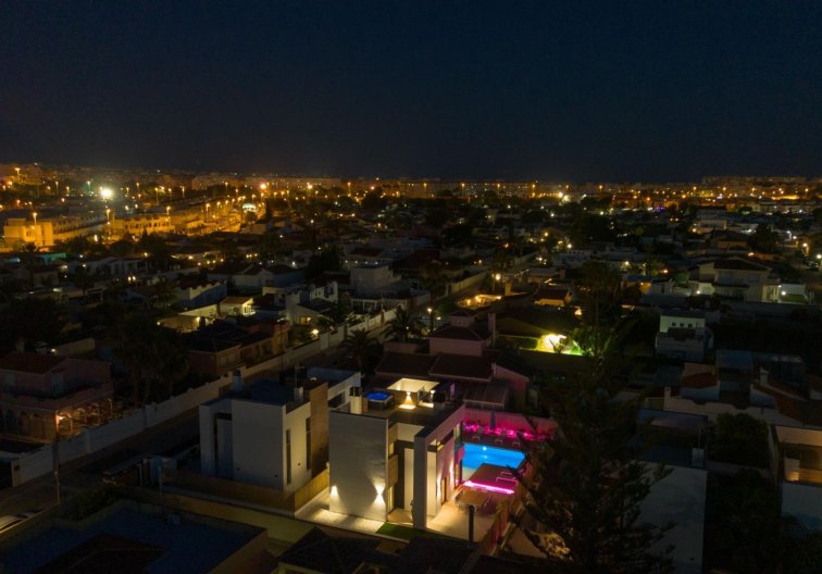 Segunda mano - villa - Torrevieja - Torreta Florida
