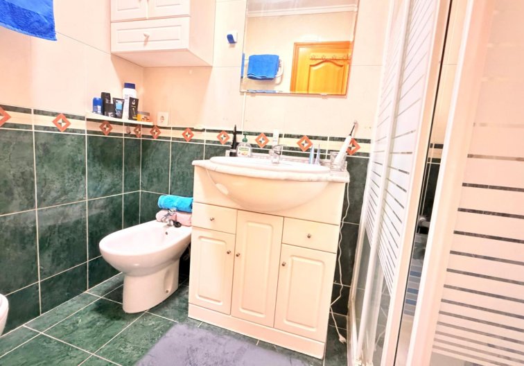Segunda mano - Apartamento  - Torrevieja - Centro - Muelle Pesquero