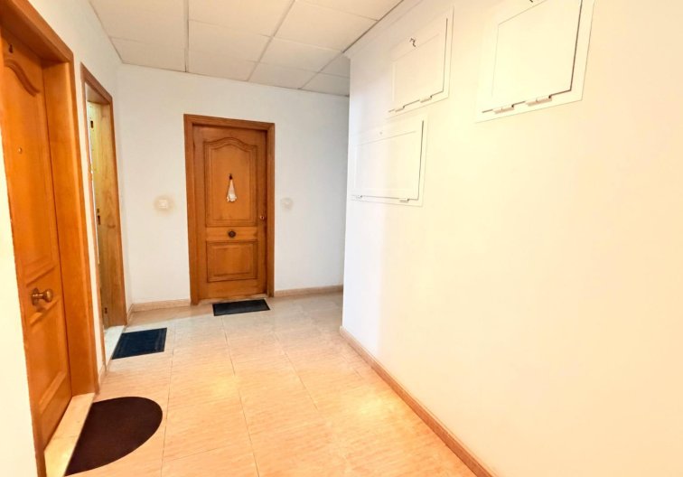Segunda mano - Apartamento  - Torrevieja - Centro - Muelle Pesquero