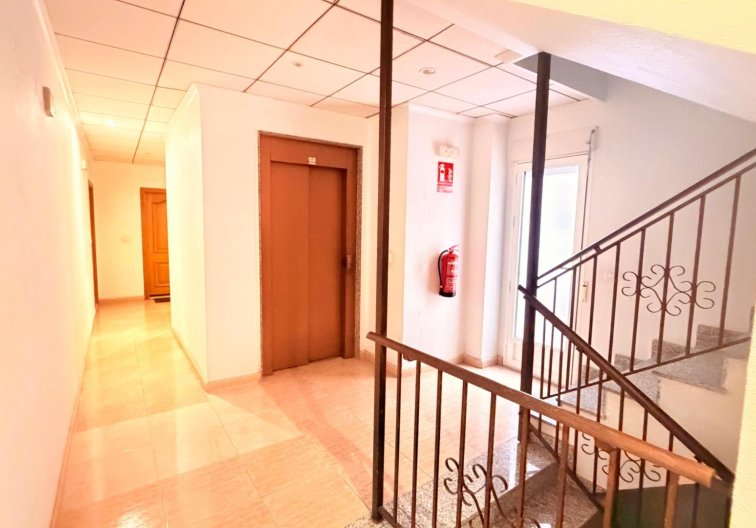 Segunda mano - Apartamento  - Torrevieja - Centro - Muelle Pesquero