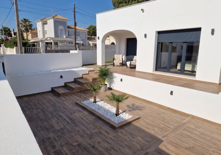 Segunda mano - villa - Torrevieja - Los Balcones - Los Altos Del Edén