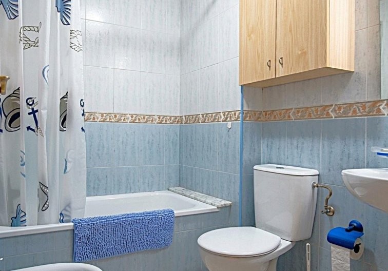Segunda mano - Apartamento  - Torrevieja - Las Piscinas Naturales